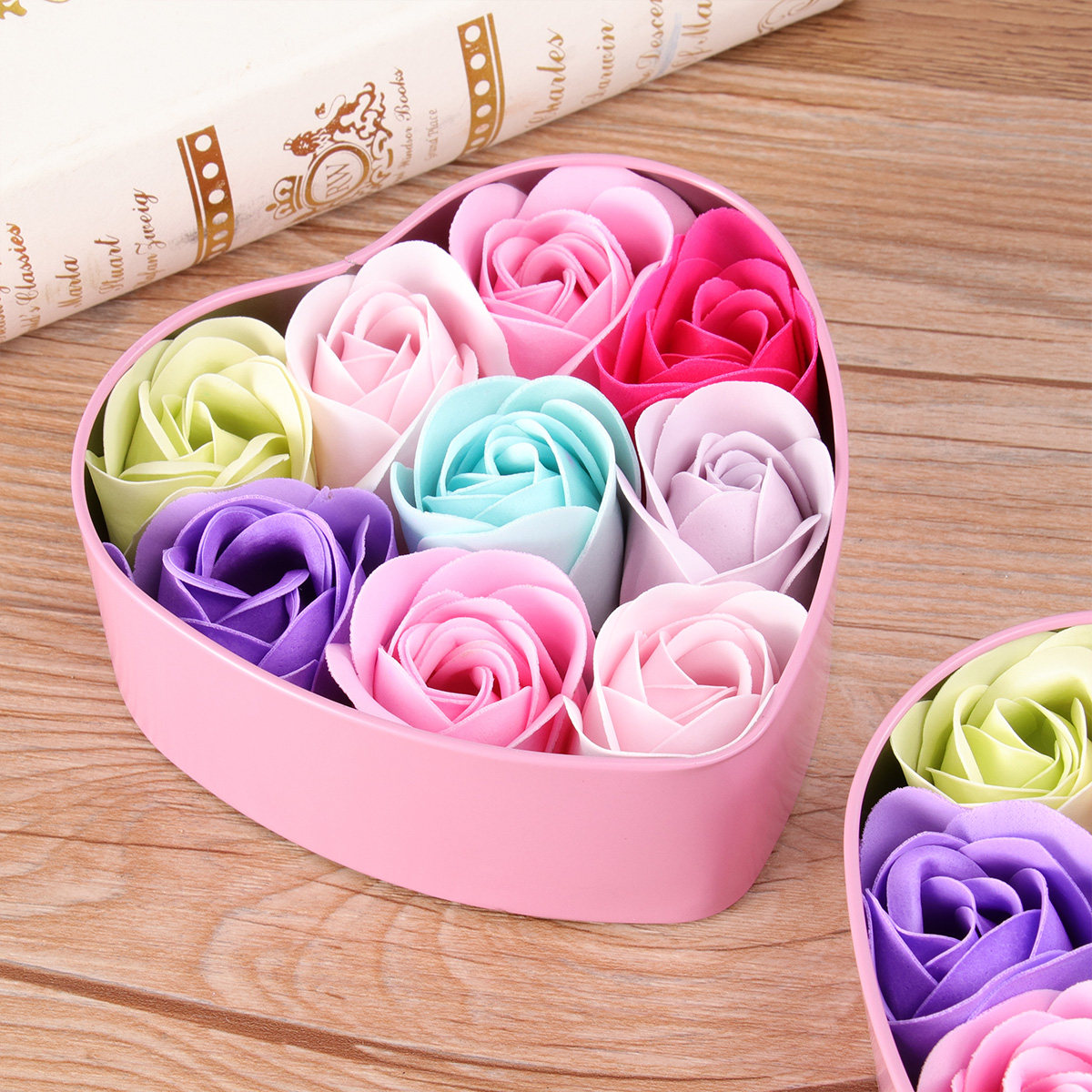 ชุดสบู่ดอกกุหลาบในกล่องเหล็กทร - Luxury Rose Skincare บทวิจารณ์และราคา